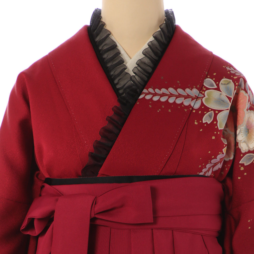 艶やかで美しい赤の卒業袴