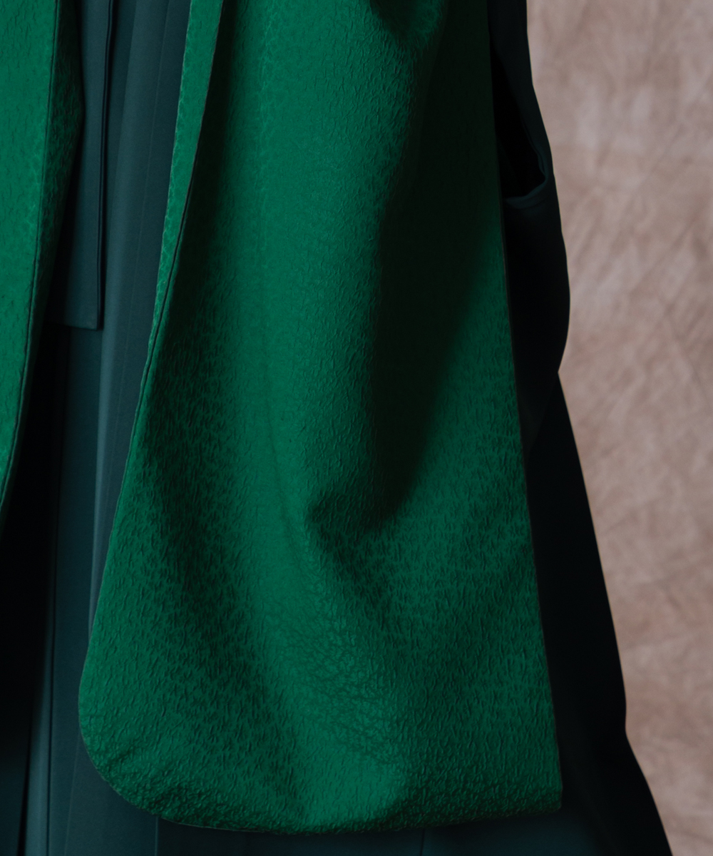 緑の刺繍がポイントのシンプルなデザイン