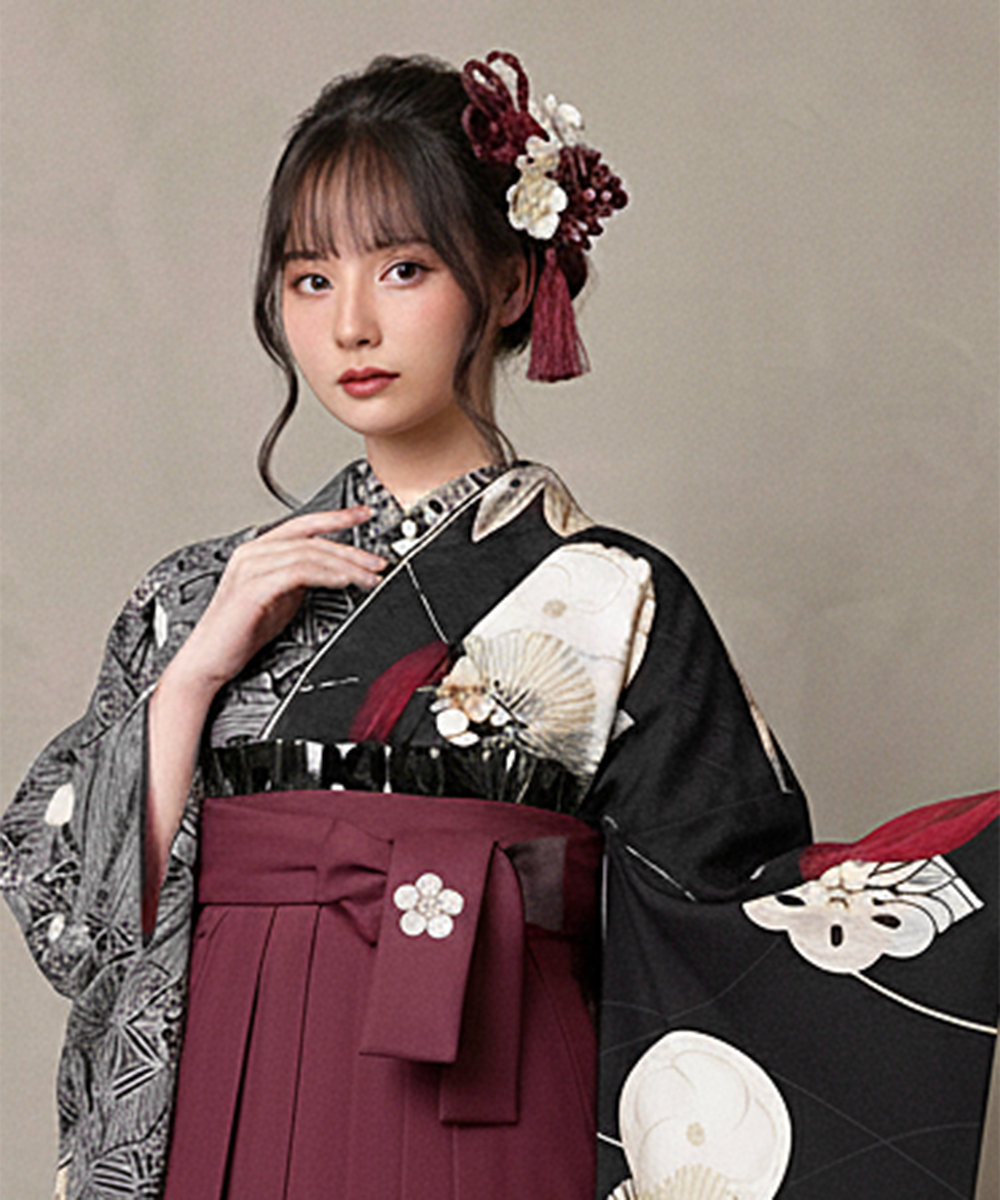 【卒業袴】中村里砂×JAPAN STYLE｜凛とした和モダン☆梅丸紋／黒