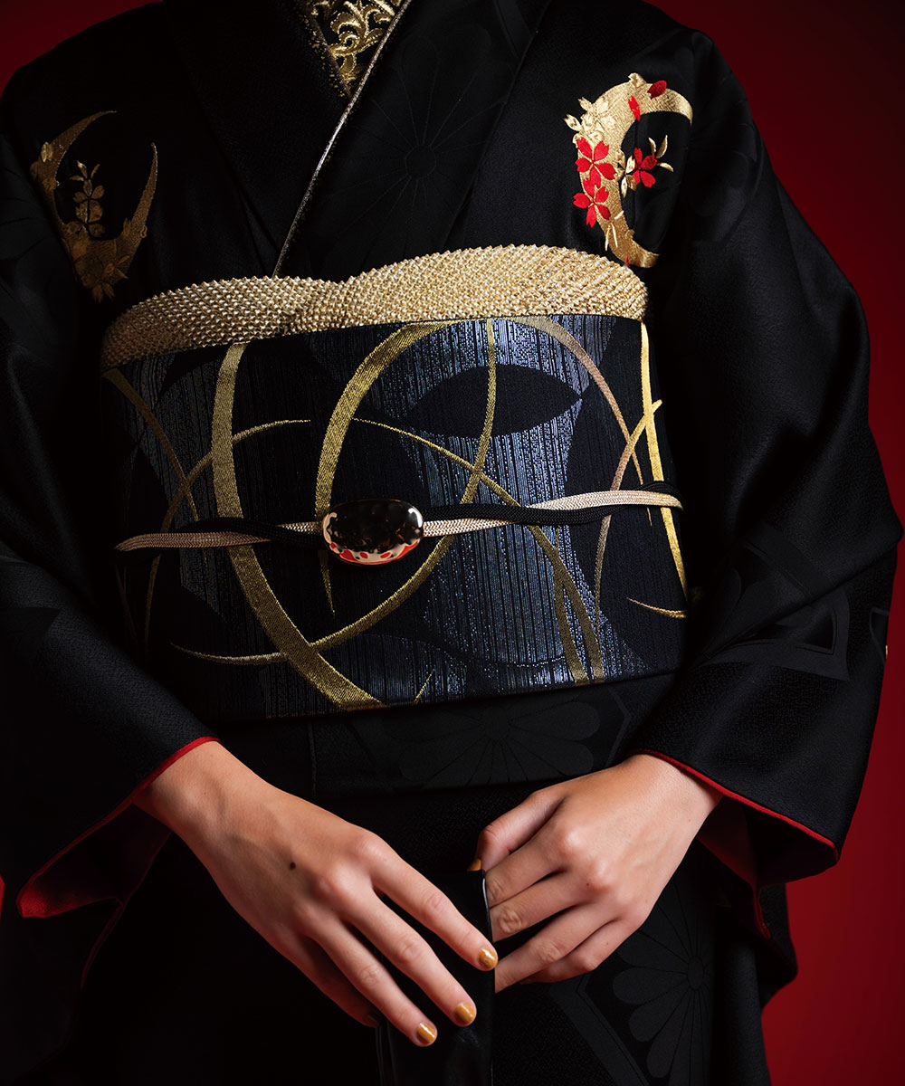 【成人式/参列/振袖】凛とした美 ☆月影の桜｜漆黒に金の月 J-ROSSO