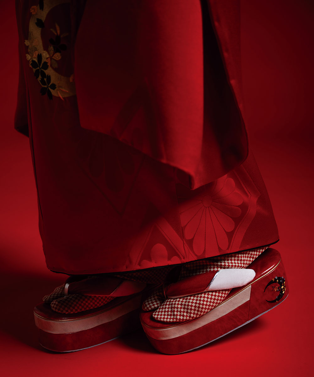 【成人式/参列/振袖】彩りの美 ☆月影の桜｜赤紅に金の月 J-ROSSO